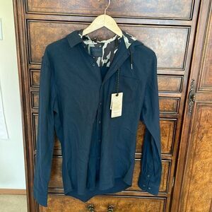 NWT Nomad navy blue mens shirt with camo hood